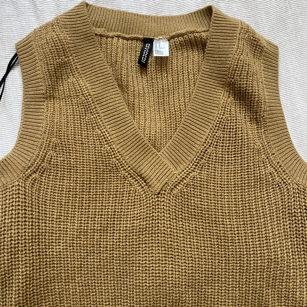 H&M Divided - Camel Knit Top